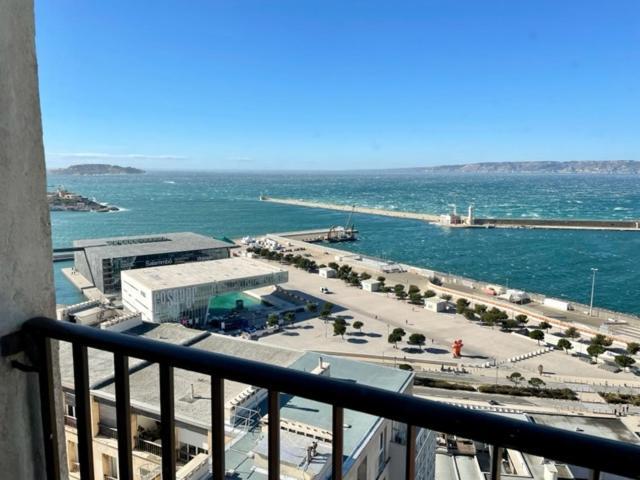 Vue Mer Le Panoramique Vieux-Port De Марсель Экстерьер фото